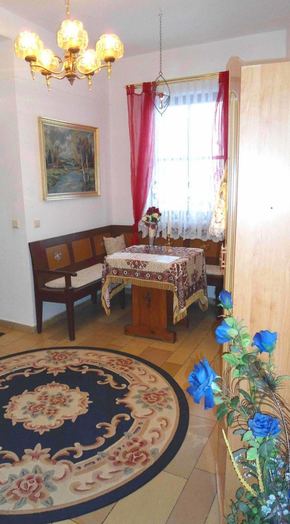 Hotel Krone Гьосвайнщайн Екстериор снимка