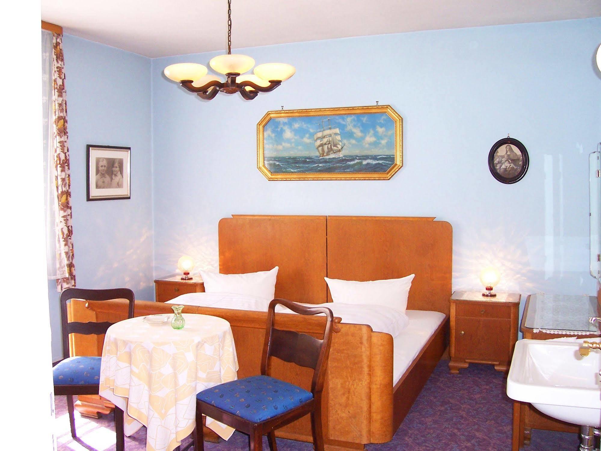 Hotel Krone Гьосвайнщайн Екстериор снимка